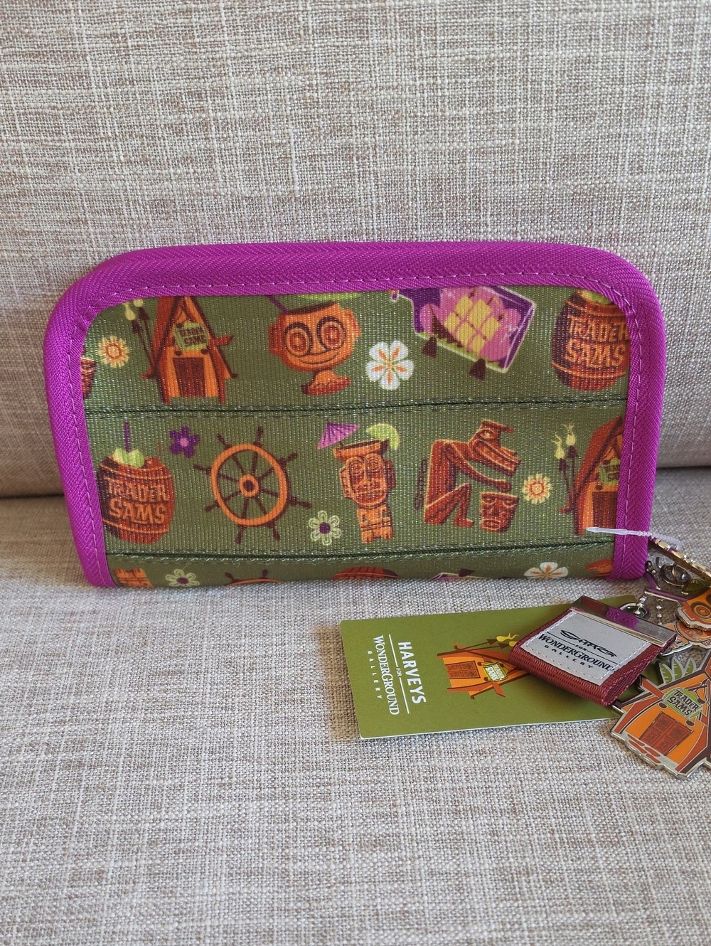 Disney Trader Sam's Harvey's Classic Wallet, SHAG for Wondergroung Gallery